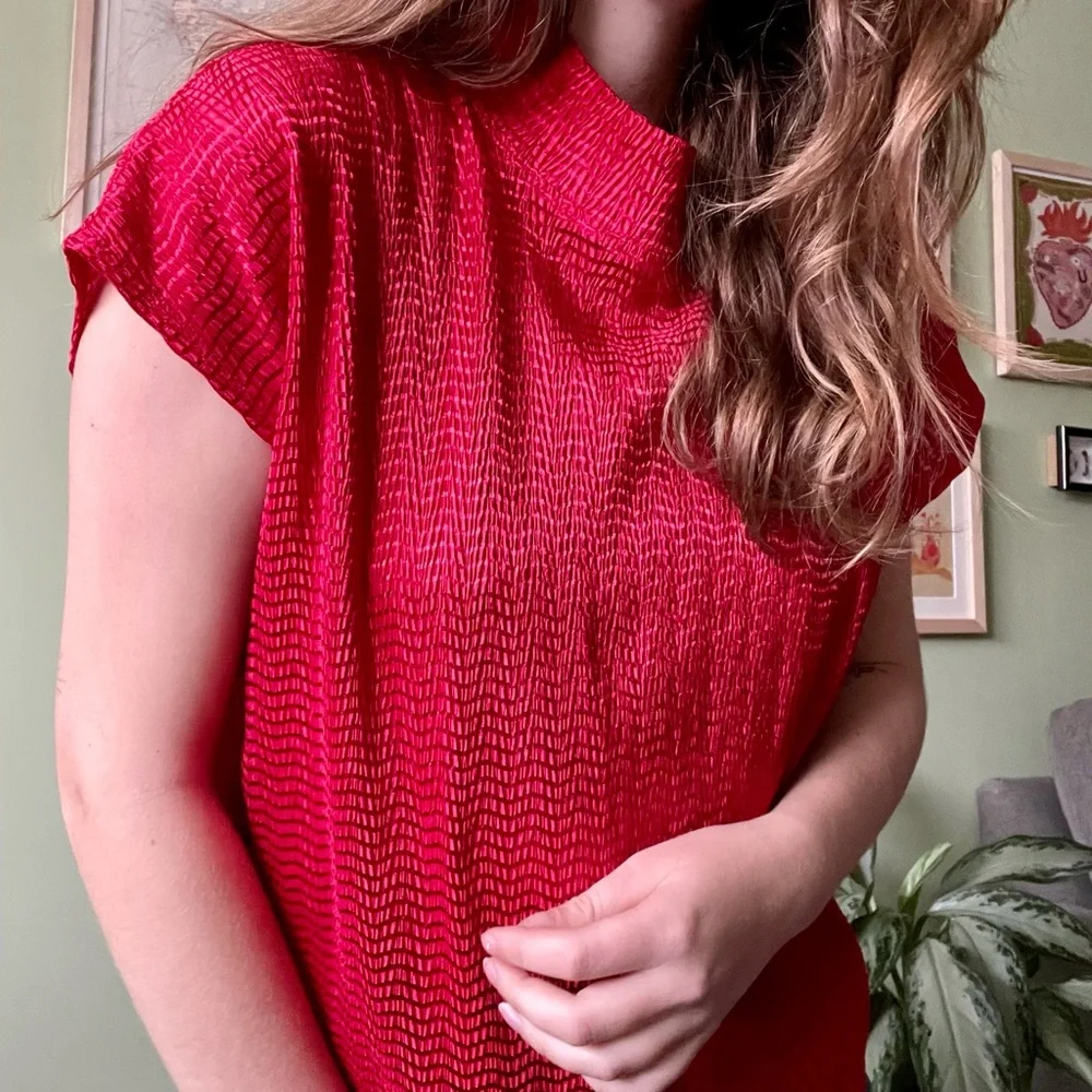 Bright & Merry Top - Picture 3 of 3